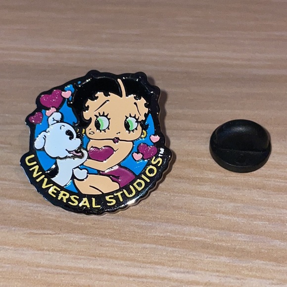 Betty Boop - Universal Studios Trading Pin - Picture 2 of 3